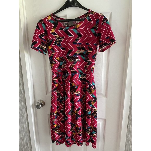 Lularoe Spring Summer Dress Size Medium Magenta Art EUC!!! - Picture 3 of 5